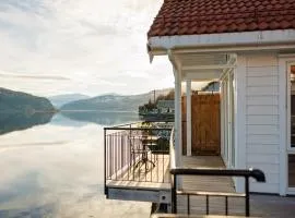 Stryn Fjord Cottage Faleide