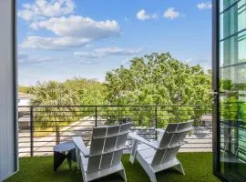 NEW! The Strata Barn - Luxury Hyde Park Townhome