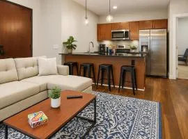 Cozy Downtown Suite Stadiums, Casino, R&R Hall!