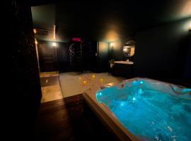 Mieuxqualhotel jacuzzi privatif Velvet Desire, khách sạn ở Bordeaux