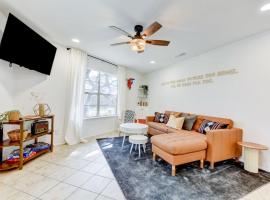 Downtown - Shiner Bungalow at Beer Ranch Project, hotel v destinaci Wimberley