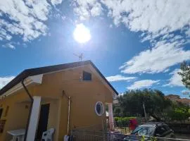 Giorni fantastici - Villa a 300 mt dal mare e dal centro in viale privato con giardino e parcheggio