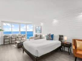 Renovated Beach Front Condo - Incredible View - Top of the Gulf 521