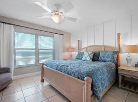 Marvel at the spectacular views from this bright corner condo!