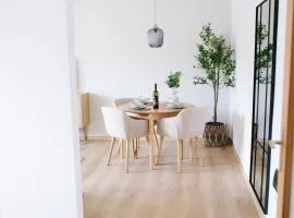 stay-a-while Apartment I Hannah I WLAN, kostenloser Parkplatz, Netflix