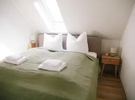 stay-a-while Apartment I Hannah I WLAN, kostenloser Parkplatz, Netflix