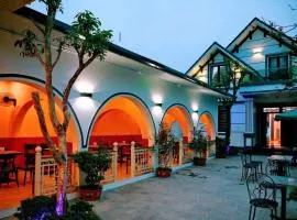 Nhà Nghỉ Núi