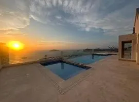 Luxurious Apartment with Ocean View