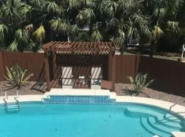 Golf Cart Private pool Bay and Beach Access Pet Friendly