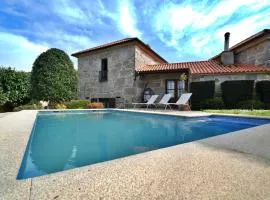 GALIHOST - Casa con piscina próxima a Sanxenxo