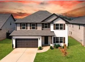 Spacious Modern Retreat Near Downtown EV