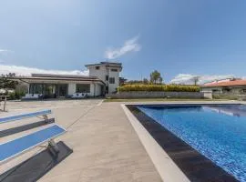 Ville Petrara - Villa con Piscina e Spa nei Vigneti