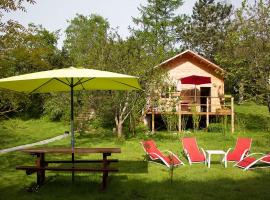 CHALET Meleze Etapeboisee, хотел с паркинг в Fumay