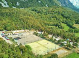 Kamp Tura- camping pitch only, hotel i Vipava