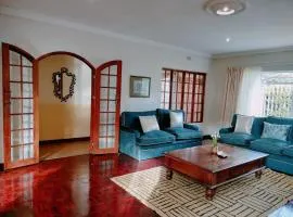 Large Family Home-Neighboring Northcliff and Greymont