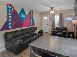 Cozy upper unit great for family visiting Zoo medica campus and downtown