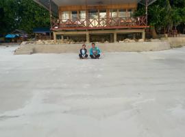 Yohana Cottage, מלון עם חניה בTual