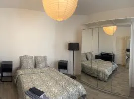 Le Farges-Grande Chambre en colocation- 3 minutes Gare St Roch- LaConciergerieByNina