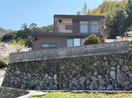 民泊中村邸、長門市の駐車場付きホテル