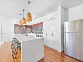 Stylish 4-Bedroom Coastal Family-Friendly Retreat, ξενοδοχείο που δέχεται κατοικίδια σε Hamilton Hill