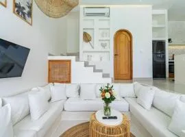 1BR Pool Villa with 5 mins Ride to La Brisa & Beach