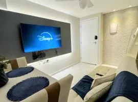 Flat com 2 Qts próx a praia, shoppings, mercados, restaurantes e padarias