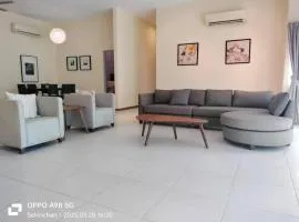 Sekinchan HighView Penthouse 15pax 5R5B 顶层公寓 看海 看稻田景
