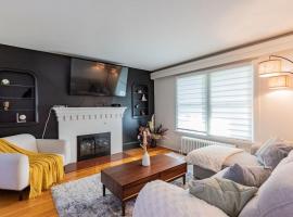 Modern 5 Bedroom Downtown Moncton Heritage Home, hotel v destinaci Moncton
