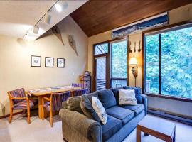 Snowater Condo 59 - A Great Family Condo With a Cabin Feel, hotel v destinaci Deming