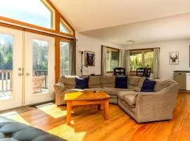 Pet Friendly 3 Bdrm Home with Hot Tub by StayIn
