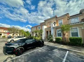 Grand Panoramic 3BR Townhouse Near Disney Parks