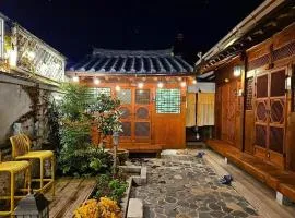 Private hanok with 4 bedrooms Hanok Stay Sara
