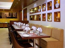Hotel White House walking distance from Golden temple- with Parking, hotel v destinaci Amritsar