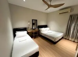 8 mins driving to TC Beach at Holiday Guest House