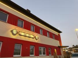 Hotel Garni Pegnitz # Schlabecks Fränkischer Hof, guest house in Pegnitz