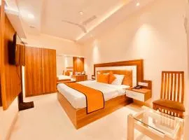 White Crest Amritsar - 300 mtr from golden temple ! Prime location ! parking ! hygenic rooms !