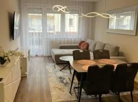 Vivien Apartman