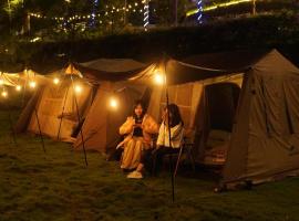 Glamping De Mangol Jogja, luksuslik telkmajutus sihtkohas Wanujoyo