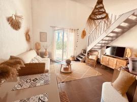 Maison de vacances au calme 4 personnes residence avec piscine, hotell sihtkohas Aubignan