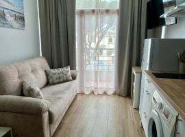 Cozy Duplex 2 Bedrooms Apart - 200m to La Barrosa Beach, hotel in Novo Sancti Petri