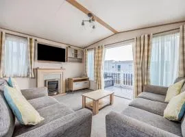 Charming Home in Lakeside Park Pass The Keys