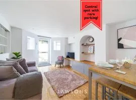 Modern Living by Lawsons with FREE PARKING