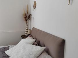 La Golondrina, hotel in Villefranche-sur-Saône