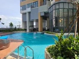 Trizen Amber 2-Bedroom Apartment with Free WIFI