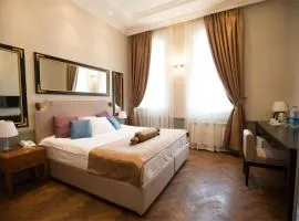 Seven Rooms Boutique Hotel