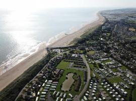 Chapel Point Holiday Lets, hotel in Chapel Saint Leonards