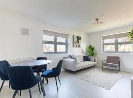 West London Apartment - Near Heathrow & Twickenham Rugby Stadium