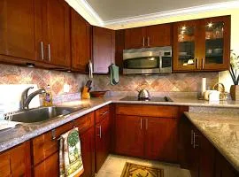 Mountain Retreat - Amazing View, Upgraded 36th Floor Condo Affordable Luxury Free Prkg, Wifi