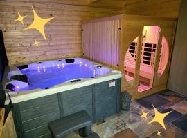 Gîte de charme L'Escale Des Sens sauna et jacuzzi privé sud Ardéche, hôtel à Bessas