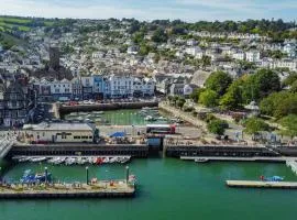 Charming Apartment With Garden & Parking